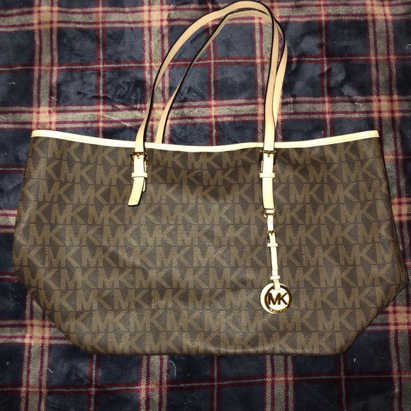 Michael Kors Handbags - Michael Kors purse